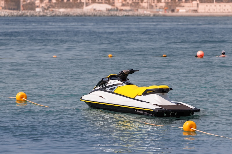 Vattenskoter i vatten